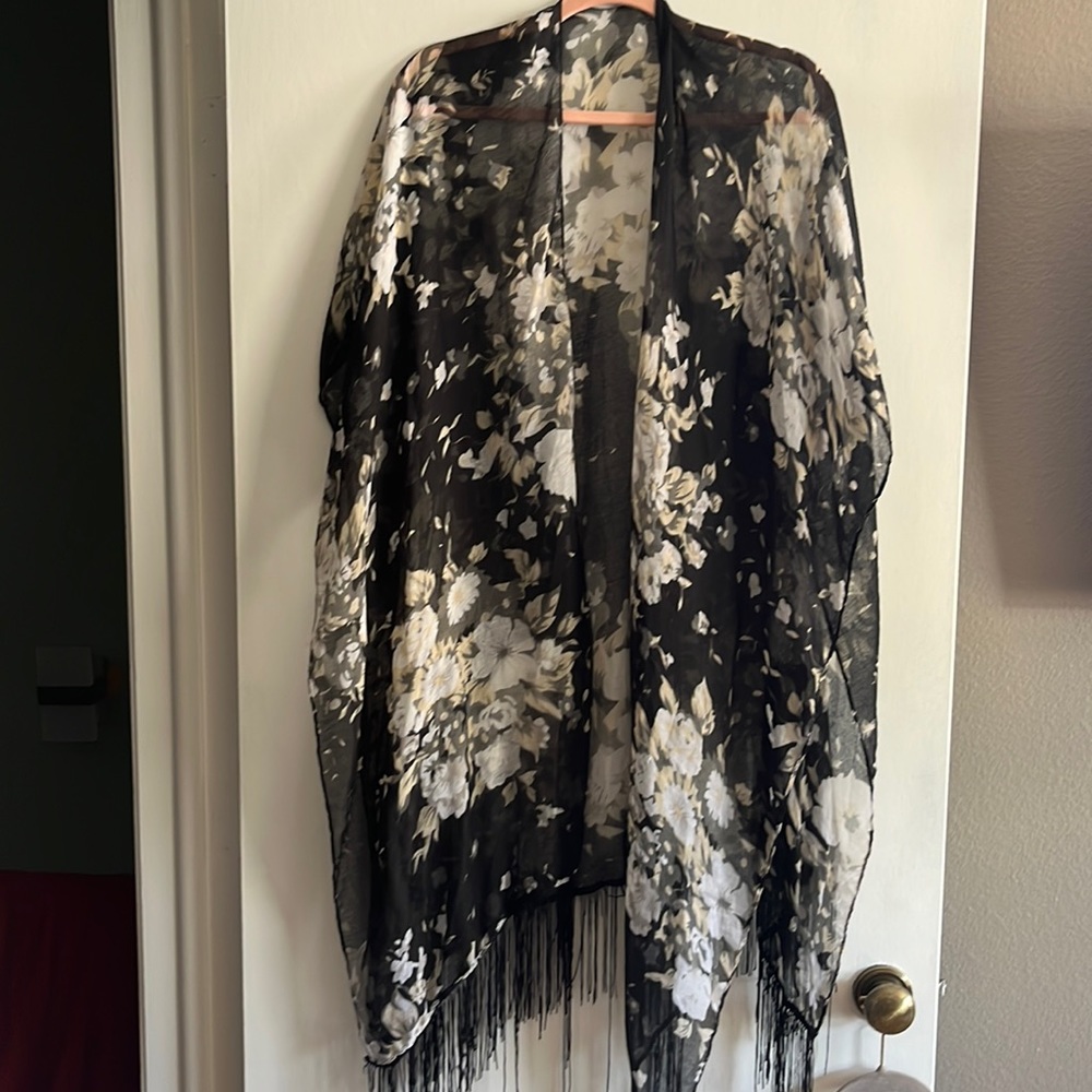 Over the shoulder Shaw sheer